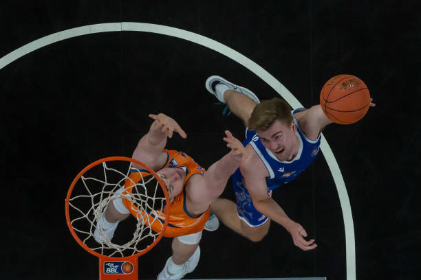 公开的称赞 公开的称赞