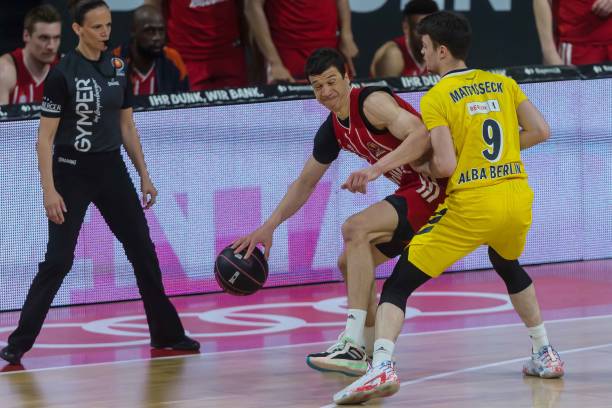 明显且重大 明显且重大